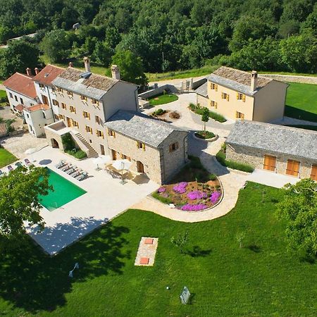 Villa Poropati, Groznjan, Istria - Luxury Countryside Estate For Up To 19 Persons - Large Pool Of 80M2 With Kids Section Eksteriør billede